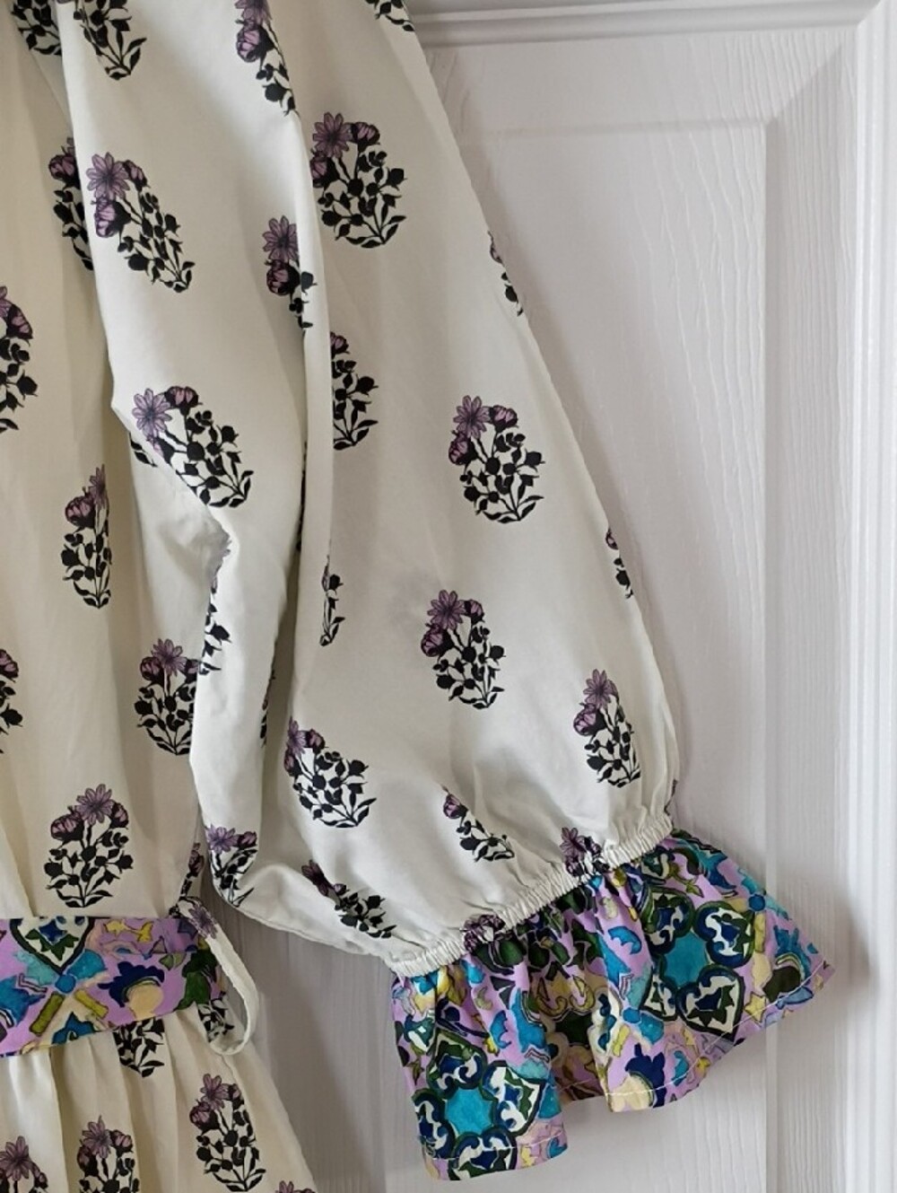 Cream Floral Ruffle-Tiered Casual Dress with Purple Accents XL - Picture 3 of 8